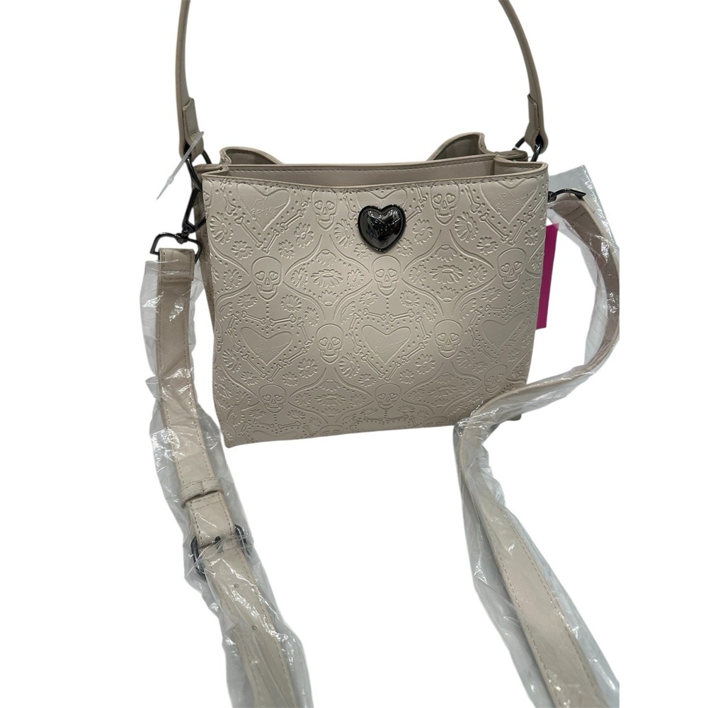 Betsey Johnson Xowally2 Chalk White Skull & Heart Embossed Crossbody Bag NWT